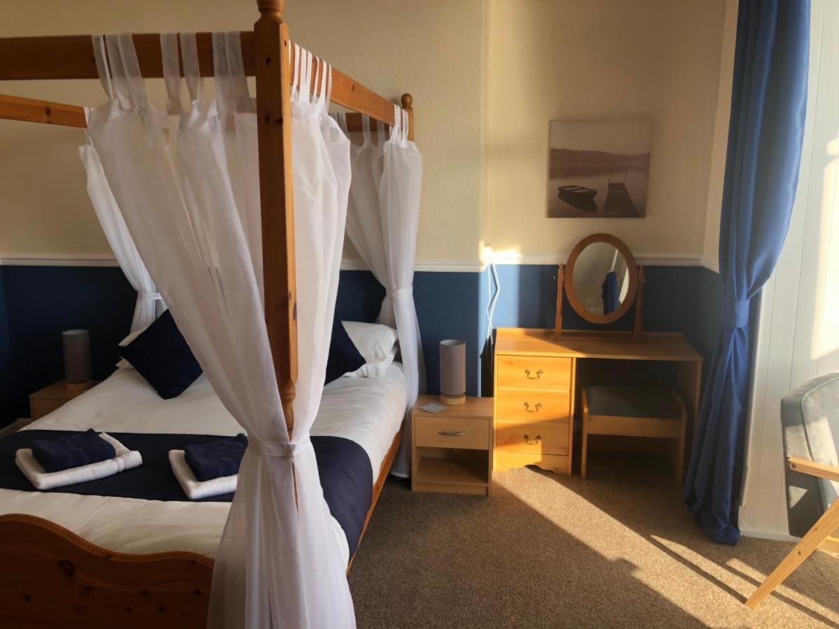 Leamington House Bed & Breakfast *